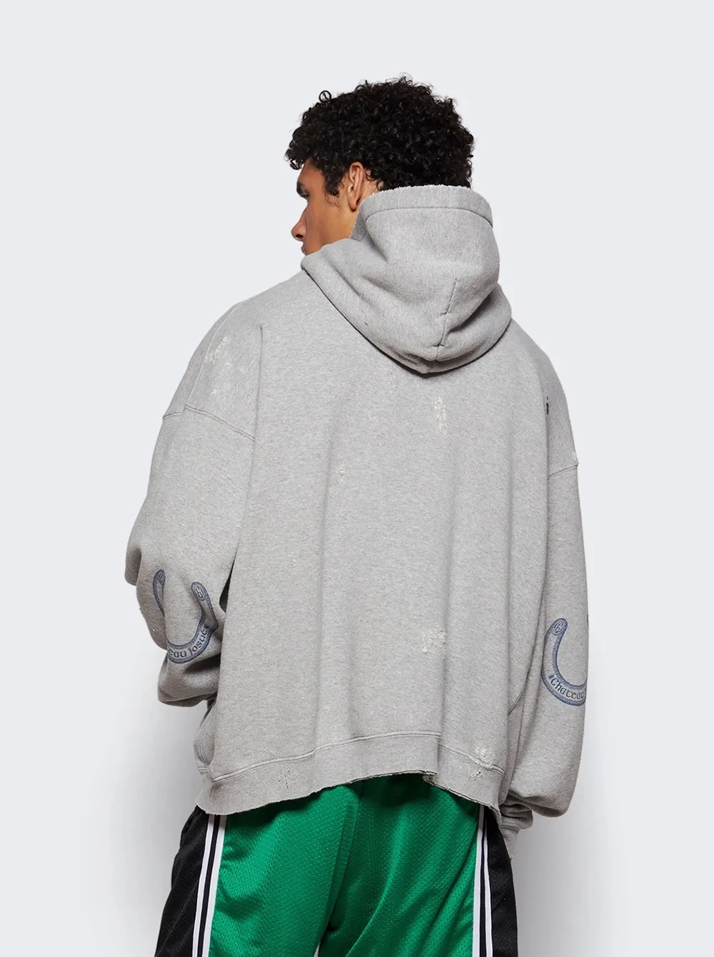 GALLERY DEPT. CHATEAU RANCH HOODIE/HEATER GRAY Horseshoe Winery Splashed Ink Destroyed Hoodie Washed Gray S-XL Assute Reactive Dyes Ready-made Horseshoe Fading Process Post-Fry Color Processing Super Heavy and Cumbersome Too Many Cuts and Hanging Wormhole Destruction Process➕Hand-Splashed Ink Very Time-consuming and Labor-intensive Correct Version Original Main Mark➕Large Main Mark➕Yellow Wash Mark The original BOXY short and wide version has not been changed at all. God-cut. Authentic level printing process. Post-washing treatment to show natural aging effect.